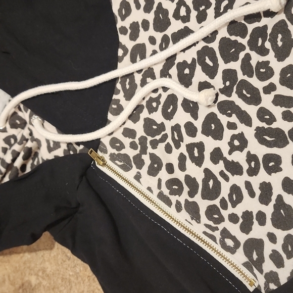 BOUTIQUE DOUBLE HOODED SWEATSHIRT - Picture 4 of 10